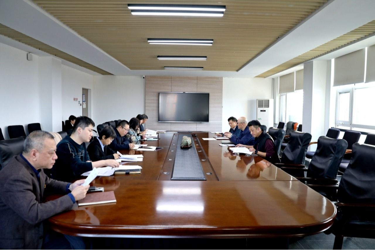 学校召开贯彻落实《高等教育服务吉林全面振兴取得新突破若干举措》调度会